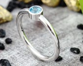 Verlobungsring "skyblue" Weißgold, Topas Ring in Weißgold, Cocktailring, Stapelring mit blauen Stein