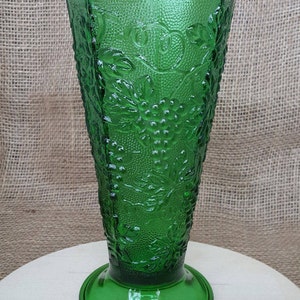 Vintage Anchor Hocking VINTAGE GREEN Footed Octagon Vase