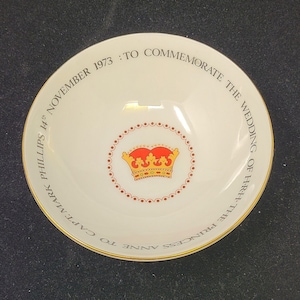 1973 H.R.H Princess Anne & Capt. Mark Phillips Royal Wedding Souvenir Dish (Ridgway Potteries Ltd.)