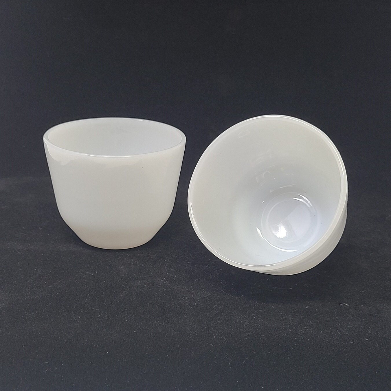 1970's Federal Milk Glass Four Proof Ramequin/Custard Cups - Lot de deux