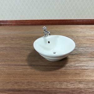 Dollhouse Miniature Sink Top Round White for Kitchen or Bathroom Ceramic 1:12 Scale