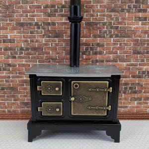 Miniature Kitchen Stove Oven Black Metal 1:12 Scale Dollhouse Vintage Style