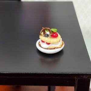 Dollhouse Tiny Dessert Cake 1:12 Scale Miniature Dessert Food Kitchen Accessory
