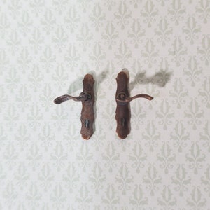 Dollhouse Door Handles Bronze x2 French Lever Style 1:12 Scale Miniatures CLA05580