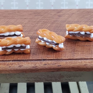 Dollhouse Pastries Set of 4 Eclair Pastry Puff 1:12 Scale Miniature Kitchen Food