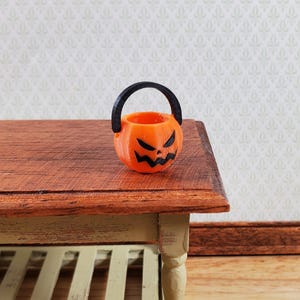 Dollhouse Pumpkin Candy Bucket for Halloween 1:12 Scale Miniature Jack O Lantern