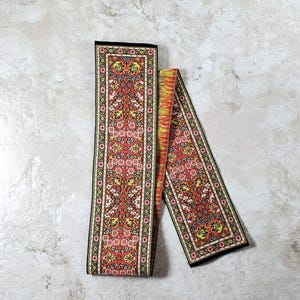 Dollhouse Miniature Stair Runner Carpet 19.75" x 2" Red & Green 1:12 Scale