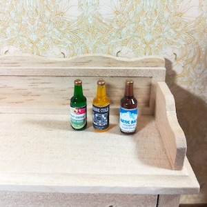 Dollhouse Miniature Beer Bottles x3 Tiny Bottles 1:12 Scale Drinks