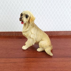Dollhouse Miniature Dog Golden Retriever 1:12 Scale Animal Pet Resin