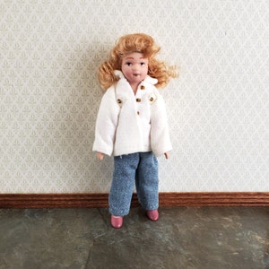 Dollhouse Modern Girl Doll Curly Hair Porcelain Poseable 1:12 Scale Miniature White Jacket Jeans