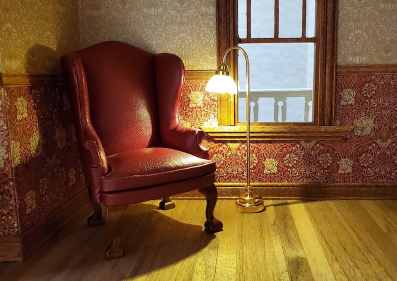 Dollhouse Floor Lamp Battery Light Flower Shade Gold Base 1:12 Scale Miniature image 3