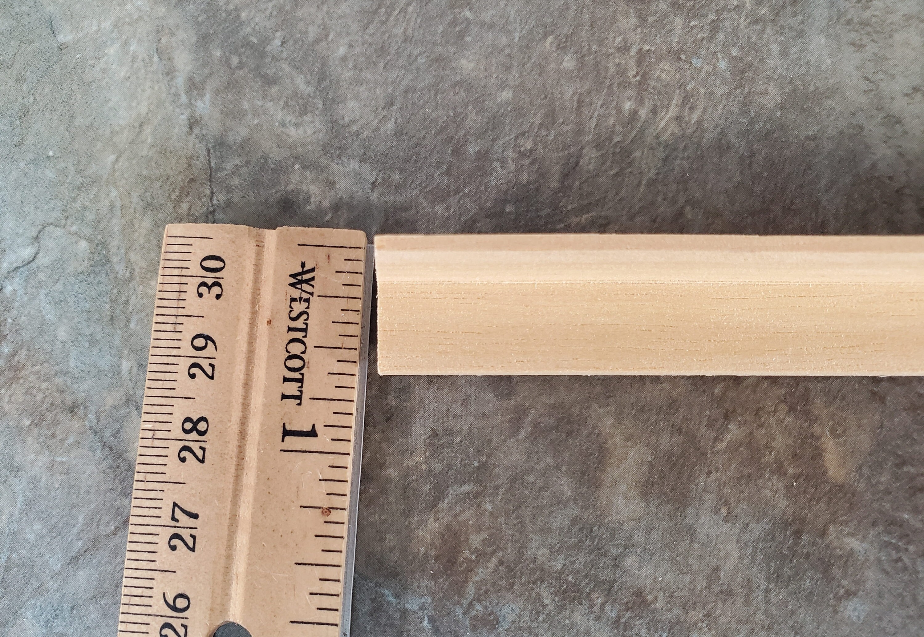 Miniatures Dollhouse Corner Angle Trim Molding 1/4 x 1/4 x 18 long 112