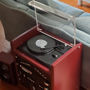 Dollhouse Stereo System with Turntable Record Player Retro Style 1:12 Scale Resin image 3