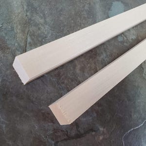 Square 3/4 x 3/4 x 12" Long 2 Pieces Wood Beams Posts Columns Solid Basswood Models Dollhouse Building