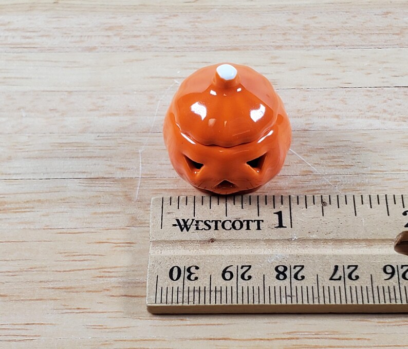 Dollhouse Pumpkin Jar for Halloween Decor Ceramic 1:12 Scale Miniature image 4