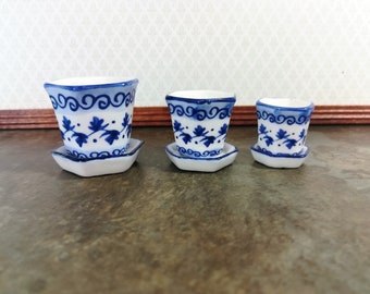 Dollhouse Miniature Flower Pots Planters Set of 3 Ceramic Blue & White 1:12 Scale