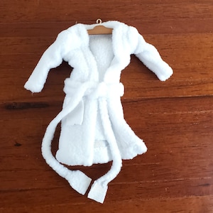 Dollhouse Miniature Bathrobe on Hanger White Fluffy by Reutter 1:12 Scale Clothes