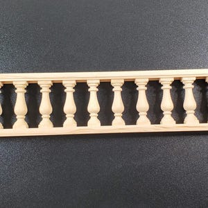 Dollhouse Balustrade Porch Balcony Railing 1 Piece 13 3/8" x 2" 1:12 Scale Miniature afbeelding 3