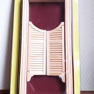 Dollhouse Miniature Old West Saloon Bar Door Split 1:12 Scale by Houseworks 6029