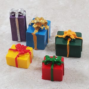 Dollhouse Wrapped Gifts Presents Resin x5 Small Boxes Multi Colored with Bows