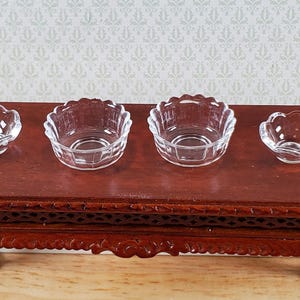 Dollhouse Bowls Serving Dishes Clear Plastic Scalloped Edge Set of 4 1:12 Scale