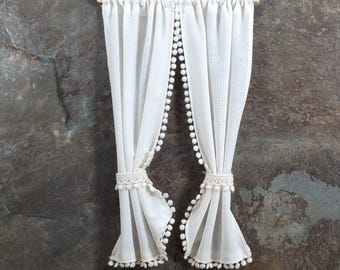 Dollhouse Curtains Fabric Cream Tie Back with Curtain Rod 1:12 Scale Miniatures