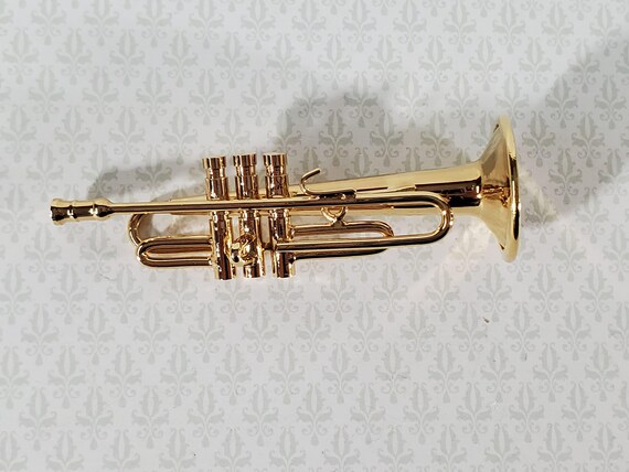 Miniature Brass Trumpet Model – Gold Finish, With Stand & Case, Detailed Decoration For Music Lovers