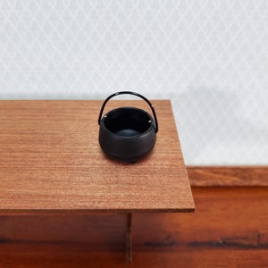 Miniature Small Pot Cauldron with Handle Black Metal 1:12 Scale Dollhouse