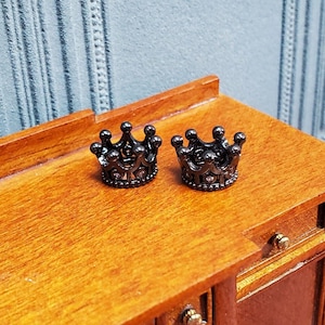 Tiny Crowns Bronze Metal Set of 2 Miniatures Jewelry Model Making 1:48 Scale