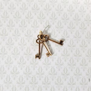 Dollhouse 3 Key Ring Set Vintage Style Large will work with 1:12 or 1/6 Miniatures
