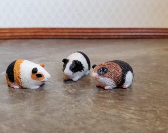 Dollhouse Miniature Guinea Pigs Set of 3 1:12 Scale Pet Black White Brown Orange