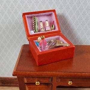 Dollhouse Vanity Dressing Table Set Mirror Comb Perfume 1:12 Scale Miniature