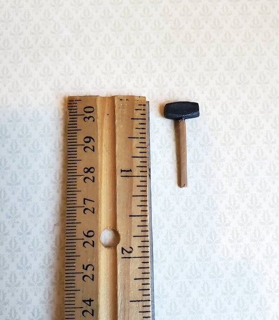 Dollhouse Scale Model Hammer & Nails [STT 773]