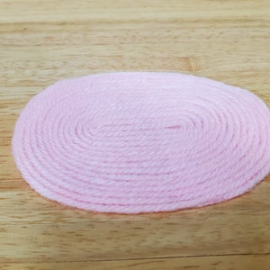 Puppenhaus Oval Teppich rosa Garn klein Maßstab 1:12 Miniatur Kinderzimmer