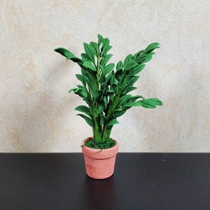 Dollhouse Potted Small Leaf Palm in a Terra Cotta Pot 1:12 Scale Miniature