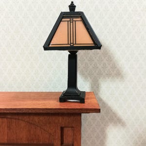 Puppenhaus-Miniaturlampe im Arts & Crafts-Stil, Maßstab 1:12, 12 Volt Bild 1
