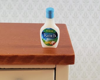 Botella de aderezo para ensaladas Ranch para casa de muñecas, escala 1:12, decoración de cocina en miniatura.