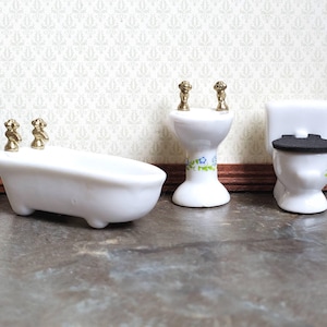Dollhouse Miniature HALF SCALE Bathroom Set Tub Toilet Sink White 1:24 Scale
