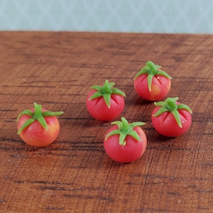 Dollhouse Red Tomatoes Green Stems 5 Pieces 1:12 Scale Miniature Food Vegetables