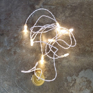 Dollhouse Miniature LED Battery 8 Light Bulbs on a String Warm Light 1:12 Scale
