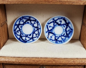 Dollhouse Ceramic Plates Blue and White Pattern Set of 2 1:12 Scale Miniature