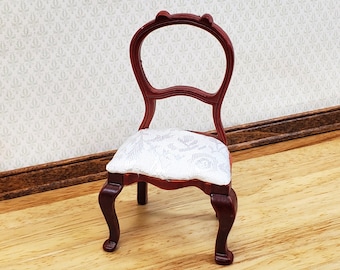 Silla de comedor o auxiliar para casa de muñecas, estilo victoriano, con respaldo abombado, escala 1:12.
