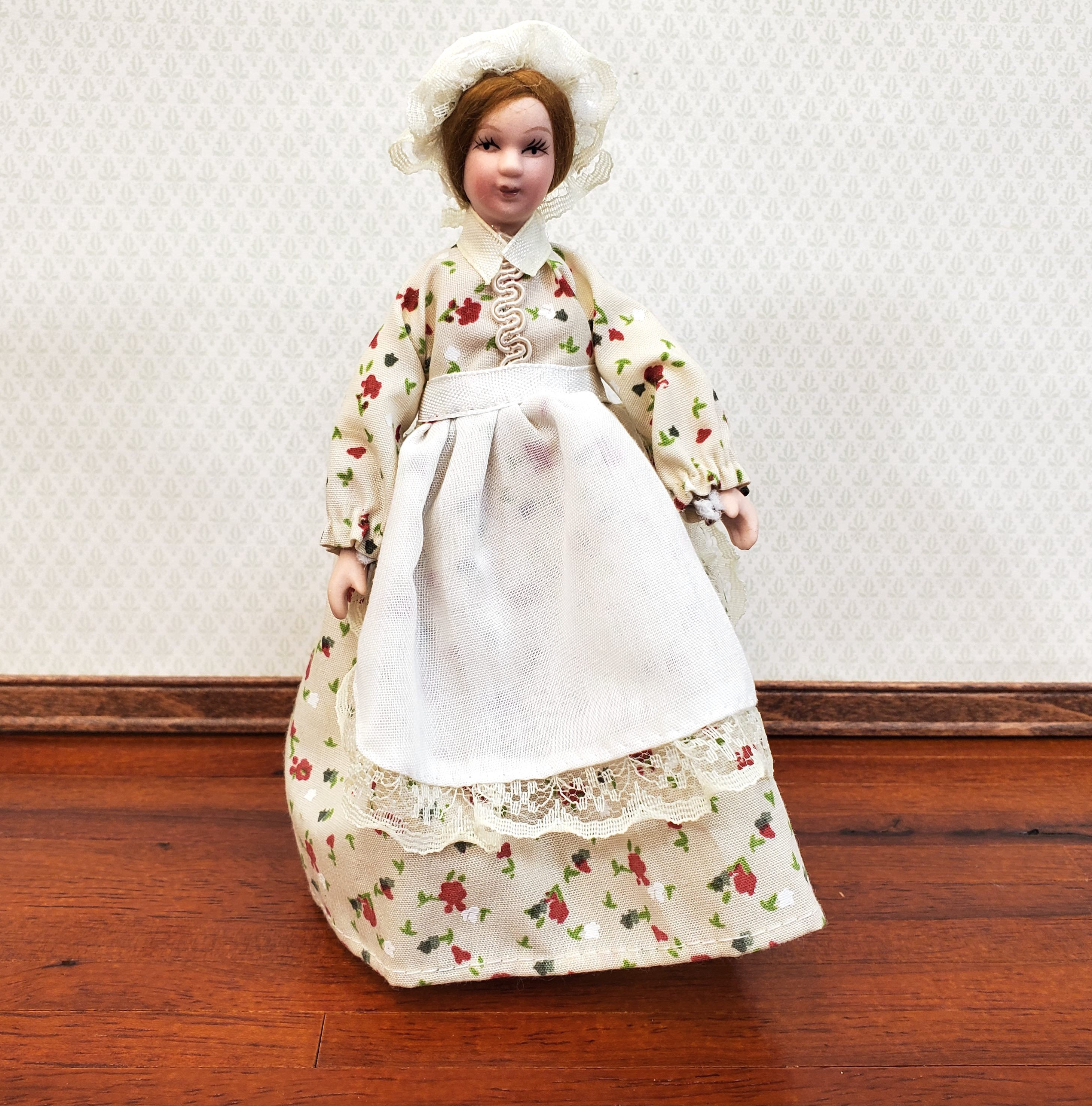 Dollhouse Victorian Maid Housekeeper Nanny Doll Poseable 1:12 -   Portugal