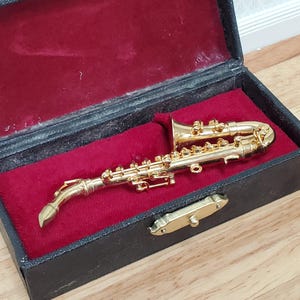 Miniature Alto Saxophone Gold Brass Metal 3 3/8&quot; Tall Instrument with Case 1:6 Scale Ornament