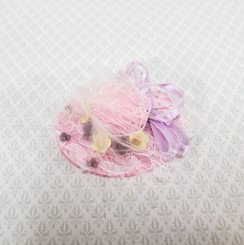 Sales Miniature Pink Hat Financial sales sale with Feather Flowers 1:12 Scale Dollho Lace