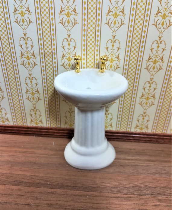 Classic White Sink Dollhouse Miniature 1:12 Scale