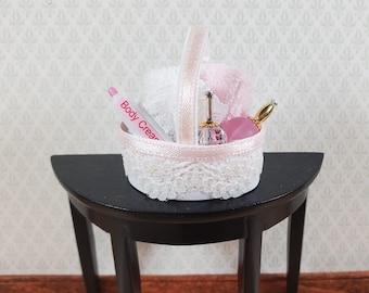Dollhouse Bath Accessories Set Basket Lotion Hand Towels 1:12 Scale Miniature
