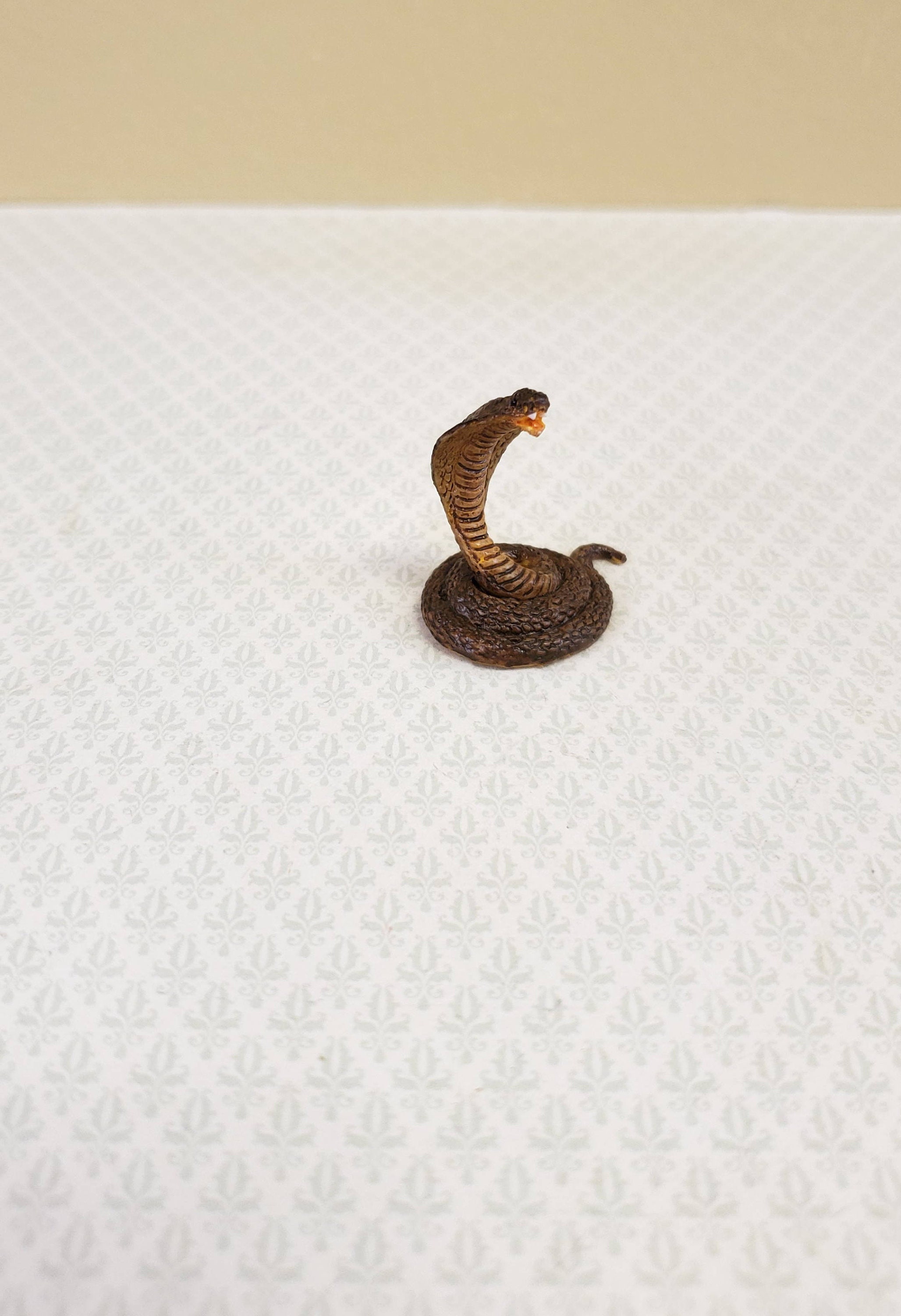 Dollhouse Snake King Cobra 1:12 Scale Pet Animal Falcon Miniatures