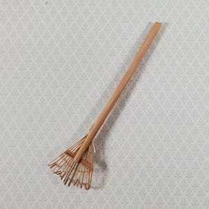 Dollhouse Garden Leaf Rake Bamboo 1:12 Scale Miniature Garden Tool