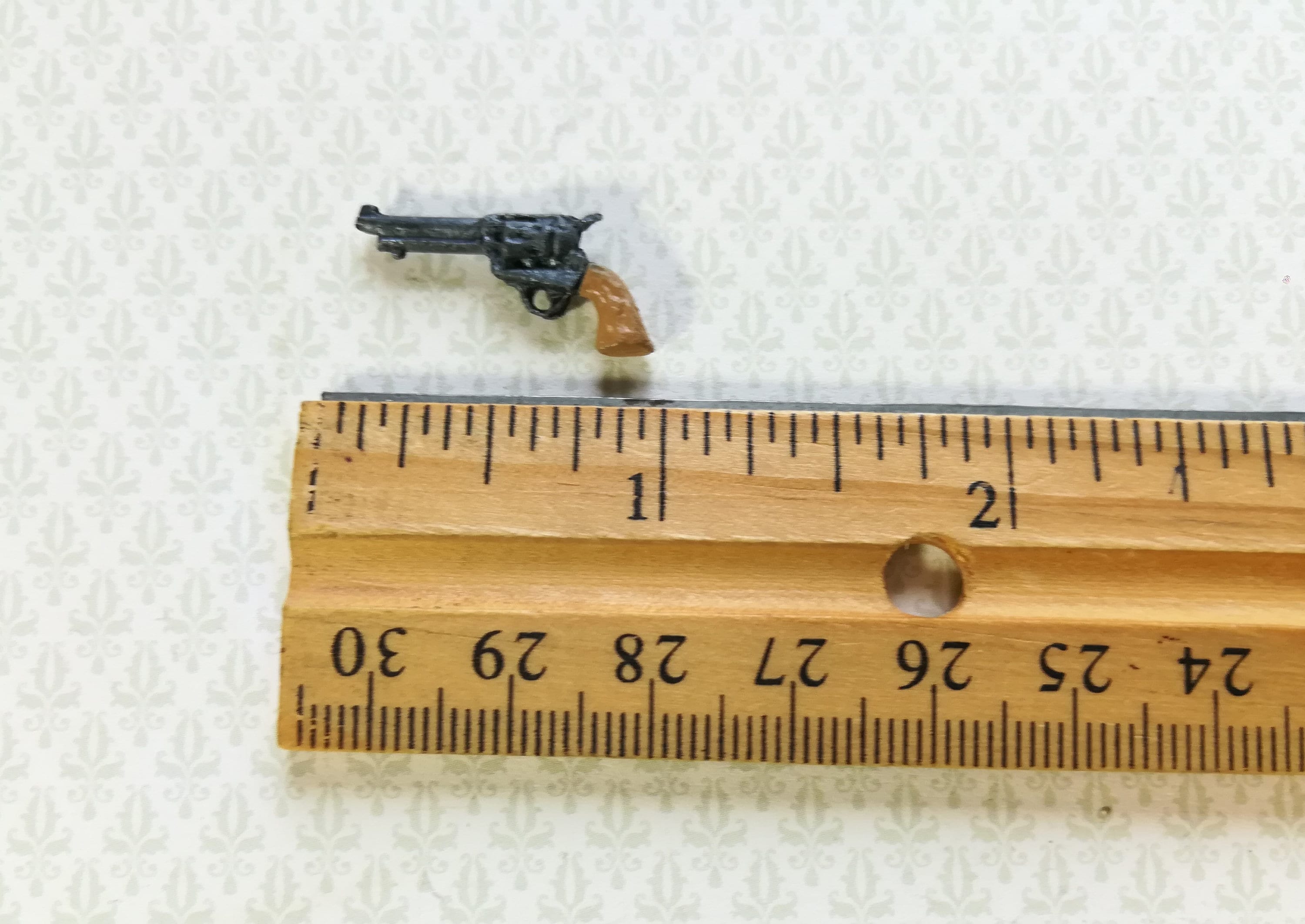 Dollhouse Miniature Metal Police 38 Gun Pistol 1:12  scale Z740 Dollys Gallery 